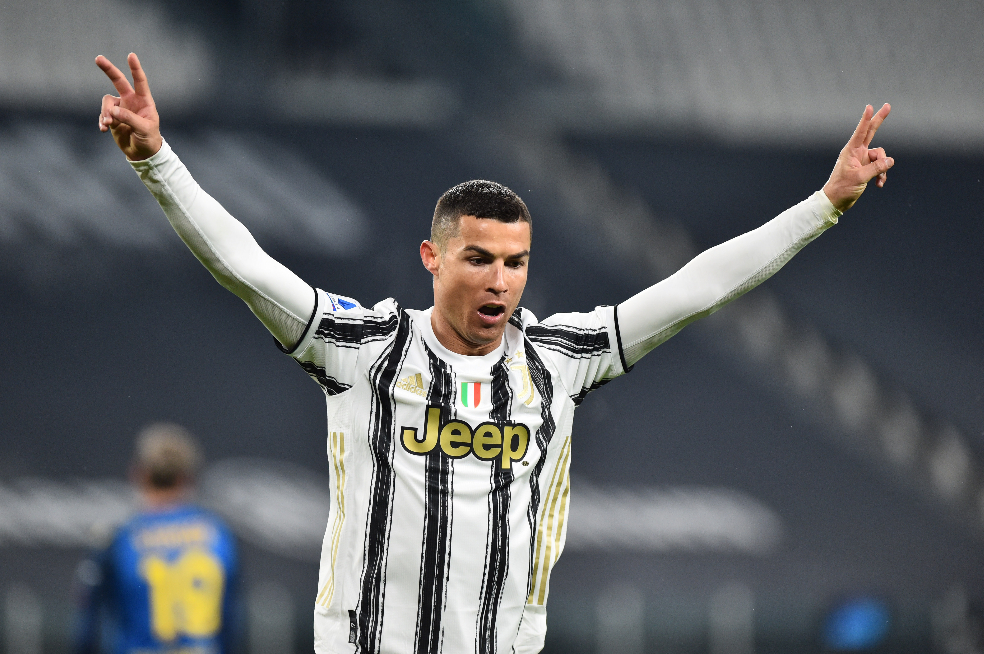 Mourinho không vui khi Ronaldo không rời Juventus