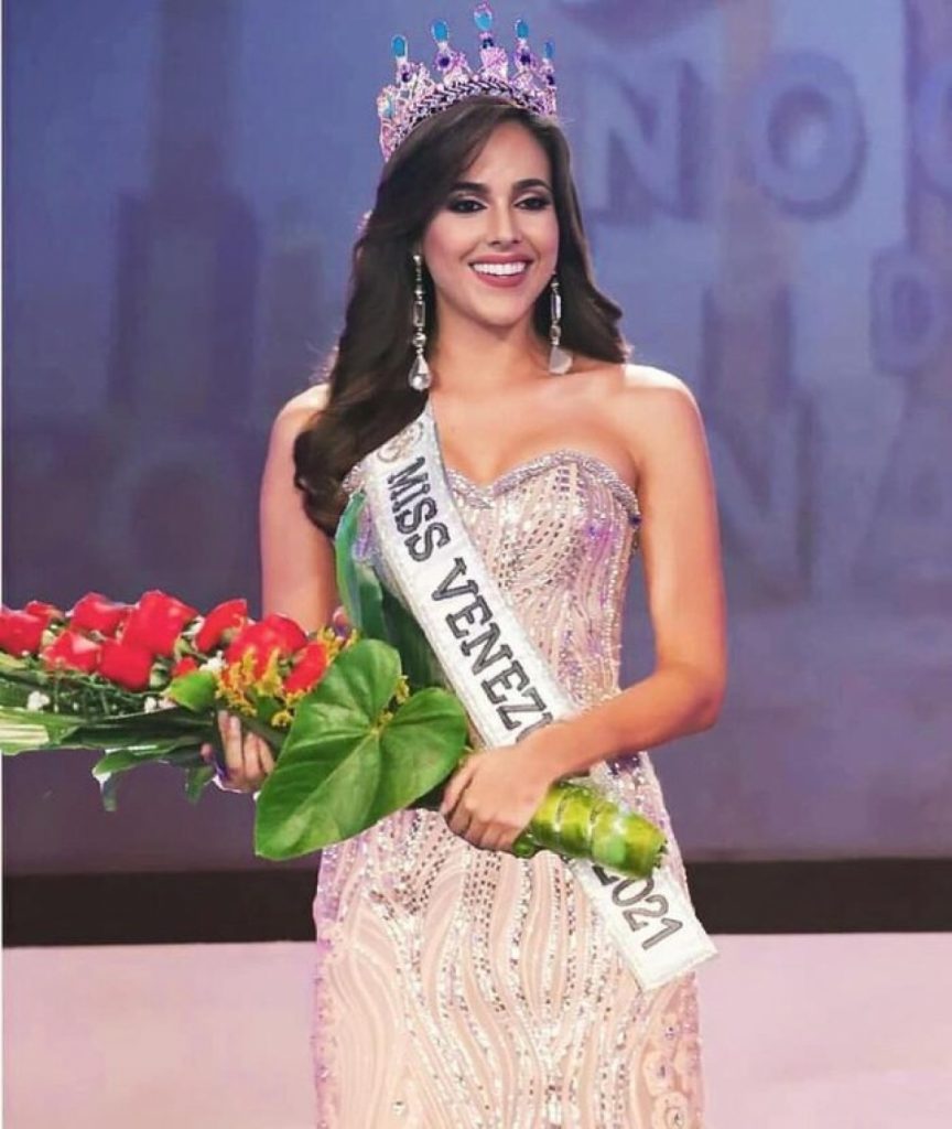 Tân Hoa hậu Hoàn vũ Venezuela với nhan sắc cực phẩm