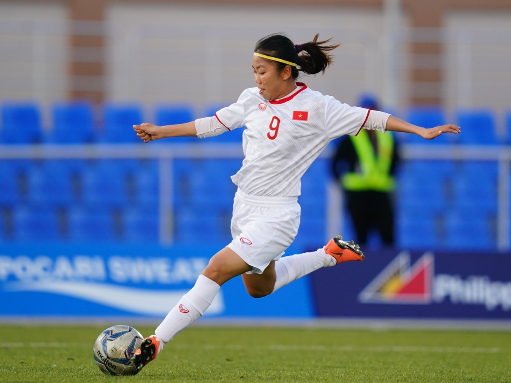 Tuyển nữ Việt Nam sẽ sang UAE đá giao hữu bằng chuyên cơ