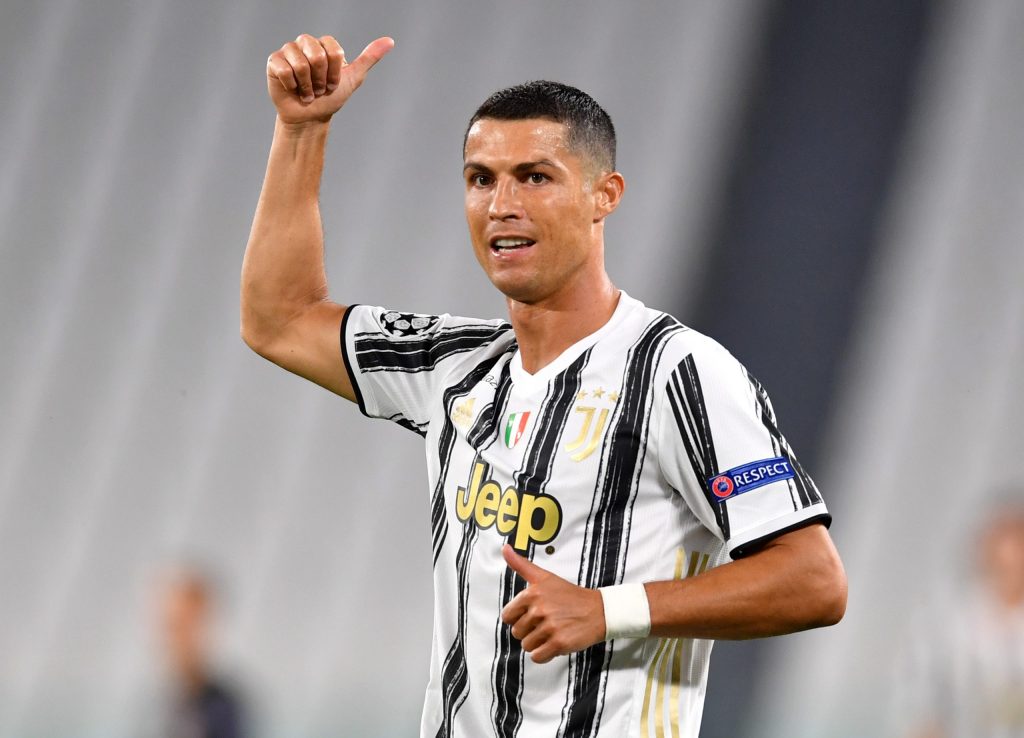 Ronaldo lên tiếng chính thức thổi bay tin đồn anh rời Juventus