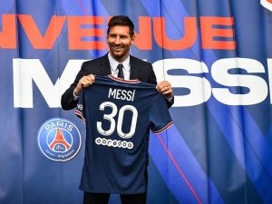 Messi ra mắt đội bóng nhà giàu nước Pháp.