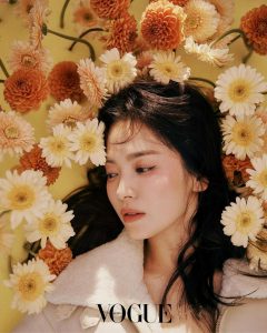 Song Hye Kyo đã khiến dân mạng vô cùng bất ngờ khi là gương mặt trang bìa của tạp chí danh giá Vogue Korea tháng 9